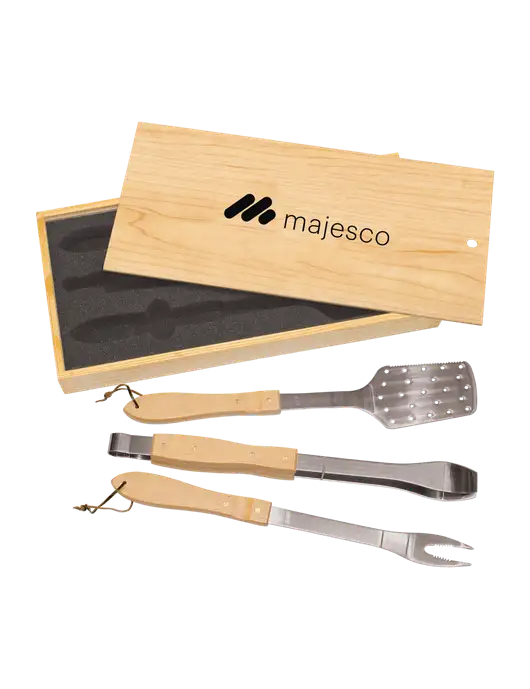 Wood BBQ Gift Set w/Majesco Logo